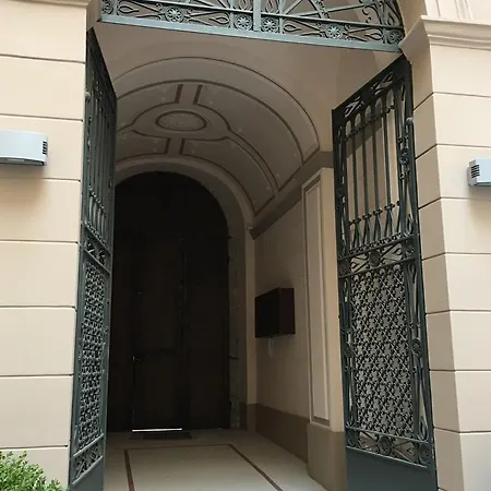 Del Corso דירה